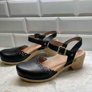 Dansko Mary Jane shoes black